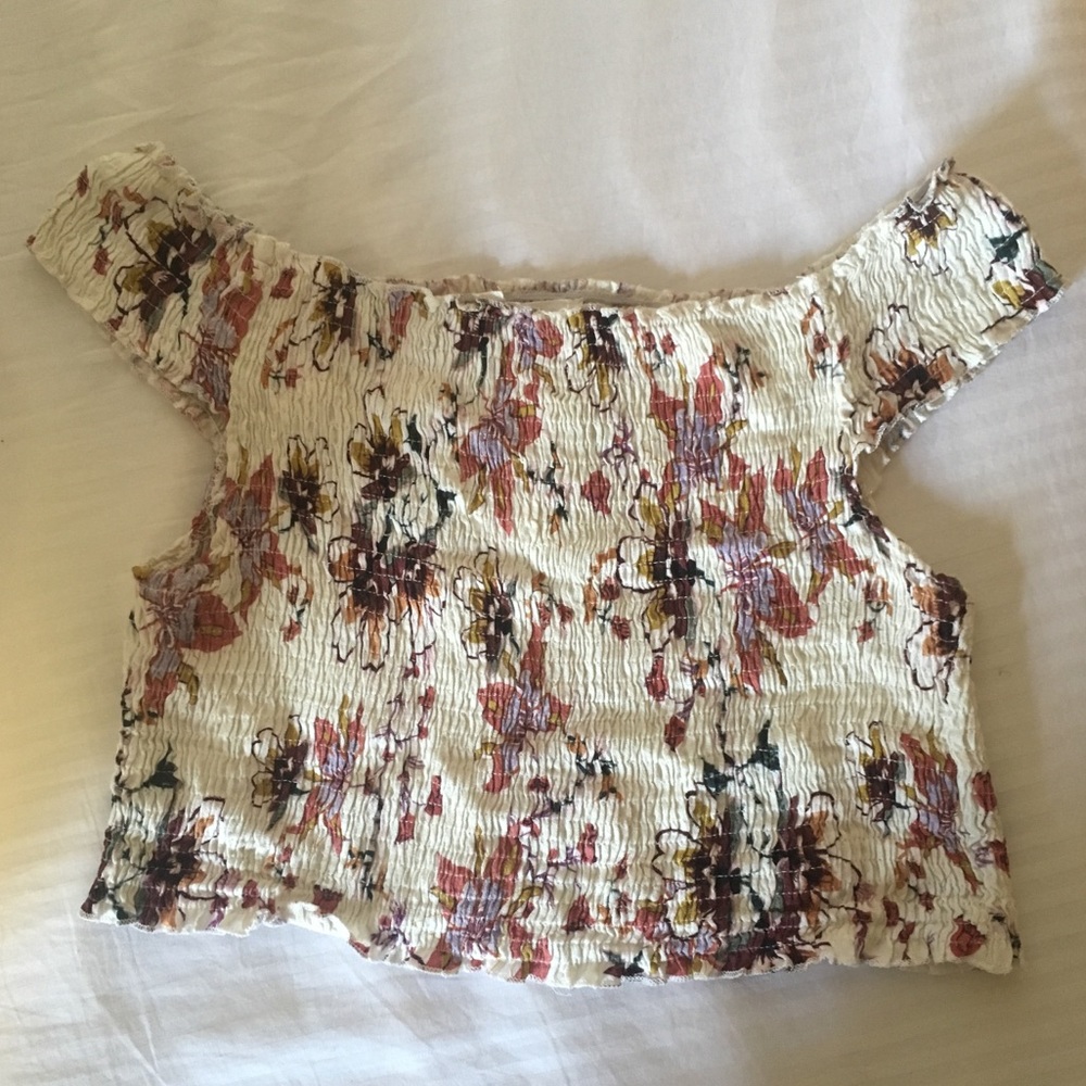 LF White Floral Smocked Crop Top - Picture 1 of 3
